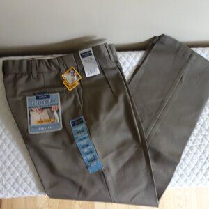 NWT TIMBERCREEK by WRANNWT TGLER Dark Tan Pleated Perfect Fit Slacks Pants 34x30